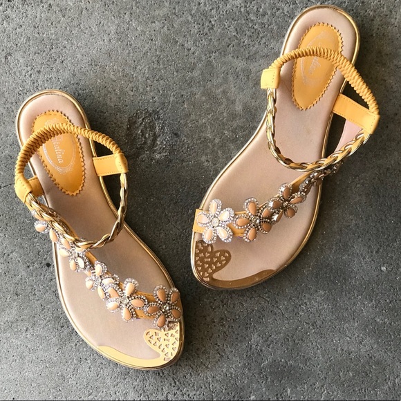 Size 7 Italina Yellow Floral Rhinestone Embellished Flat Sandal - Picture 5 of 7